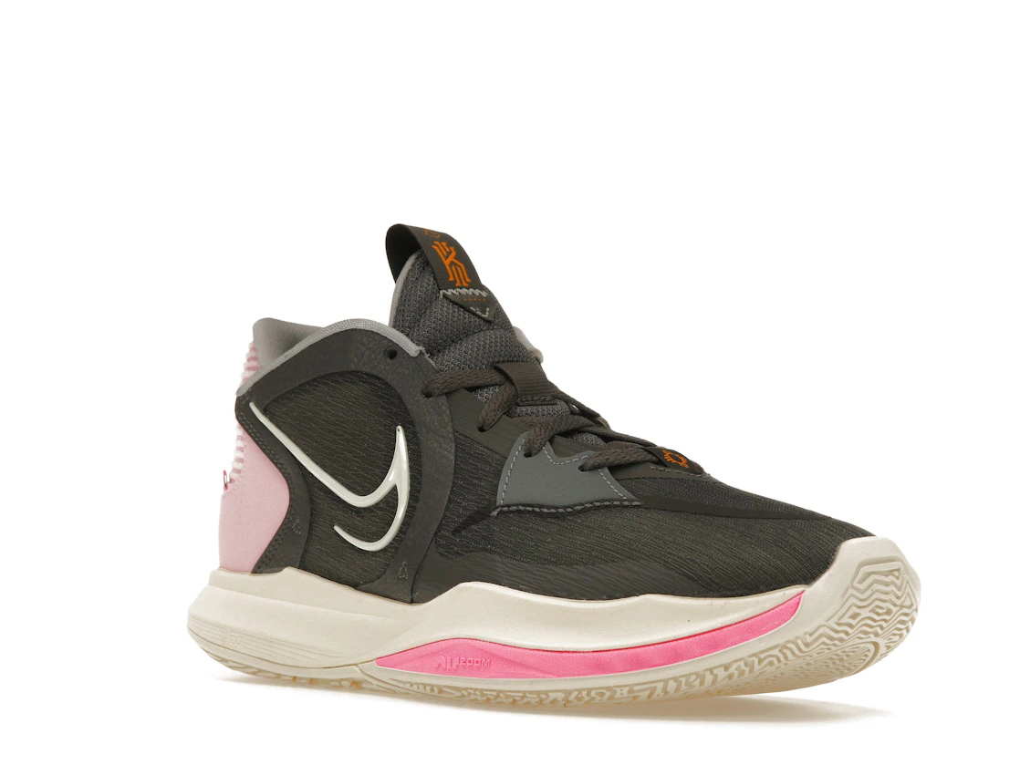 Vue 6 de Nike Kyrie 5 Preservation