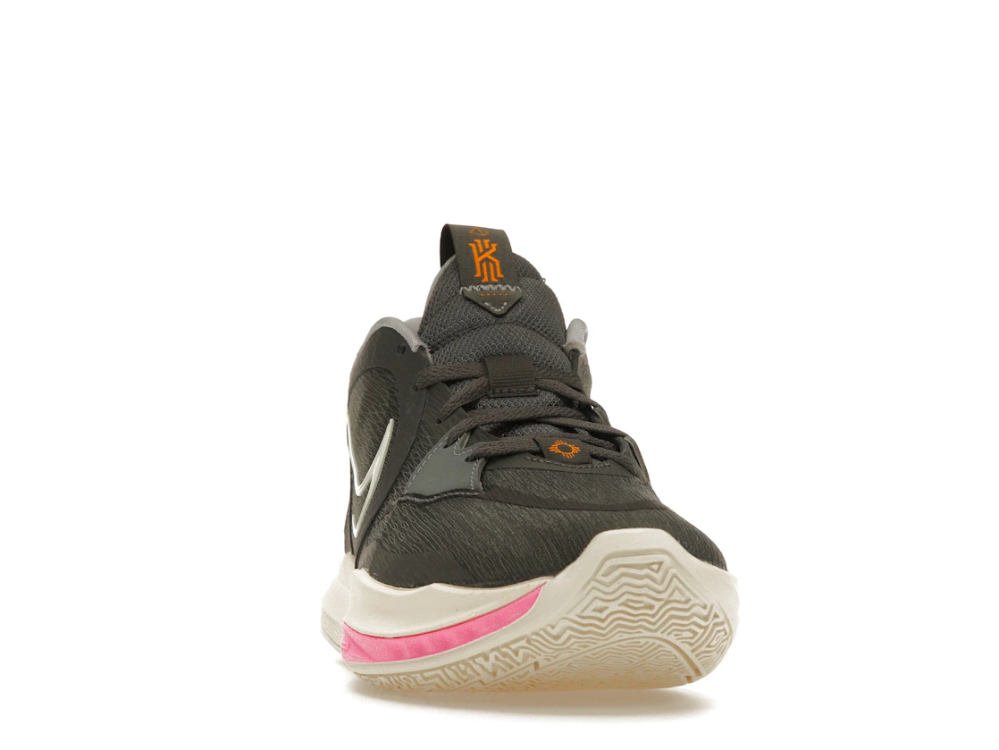 Vue 9 de Nike Kyrie 5 Preservation