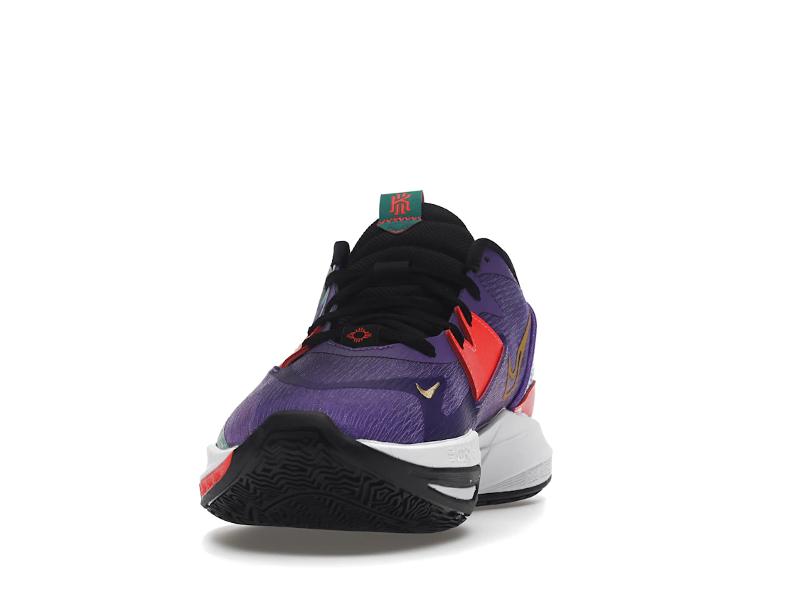 Vue 12 de Nike Kyrie 5 Jewell Loyd Mural