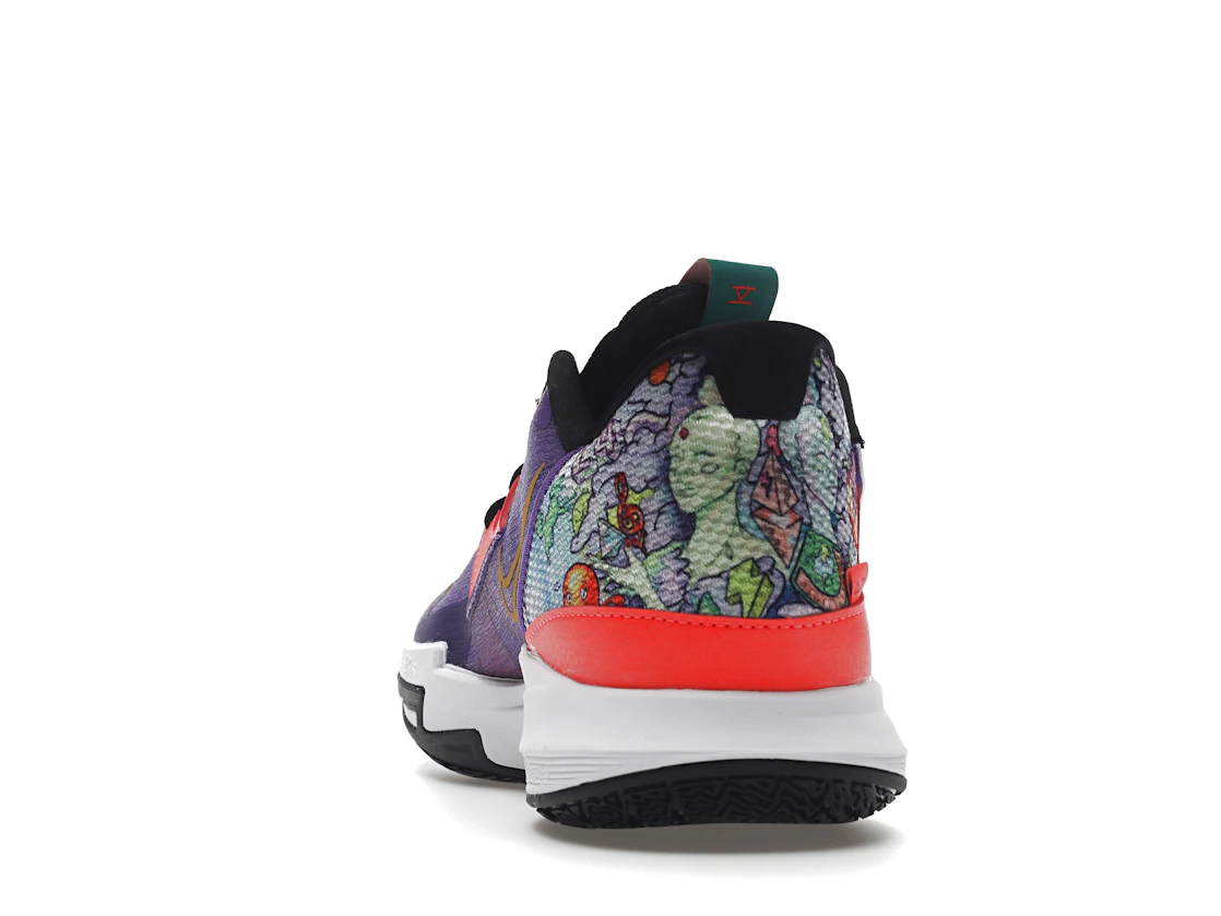 Vue 27 de Nike Kyrie 5 Jewell Loyd Mural