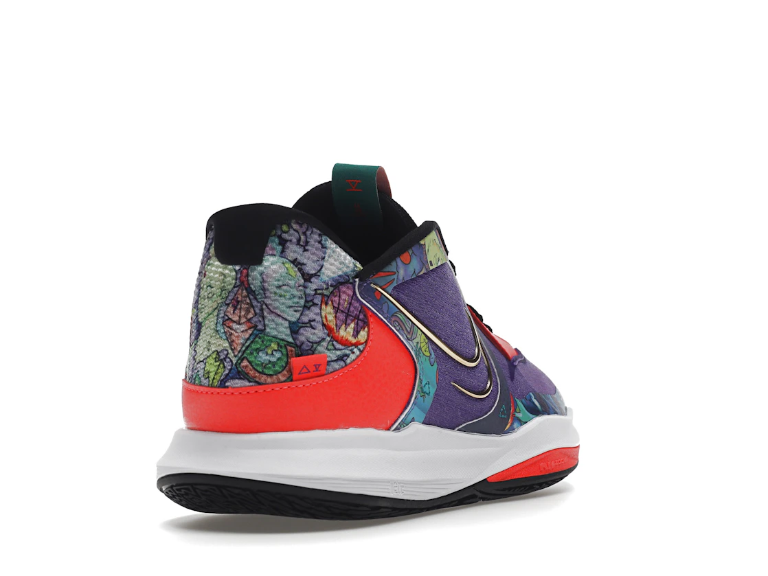 Vue 31 de Nike Kyrie 5 Jewell Loyd Mural