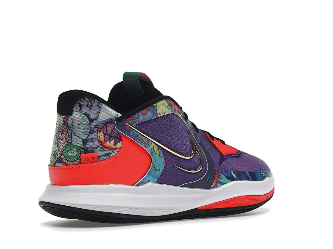 Vue 33 de Nike Kyrie 5 Jewell Loyd Mural