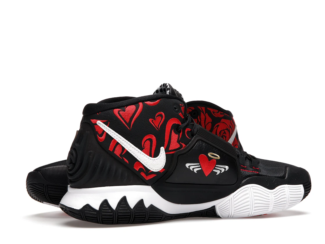 Vue 16 de Nike Kyrie 6 Sneaker Room Mom Black