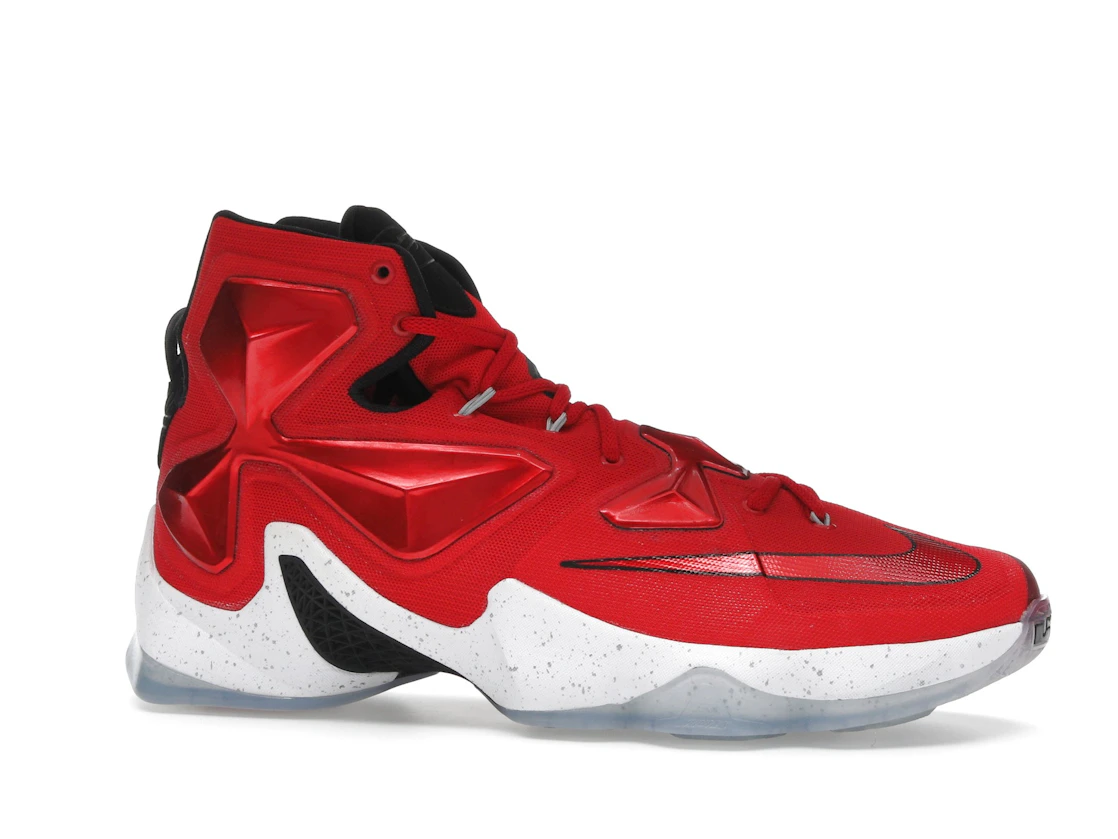Vue 3 de Nike LeBron 13 Away
