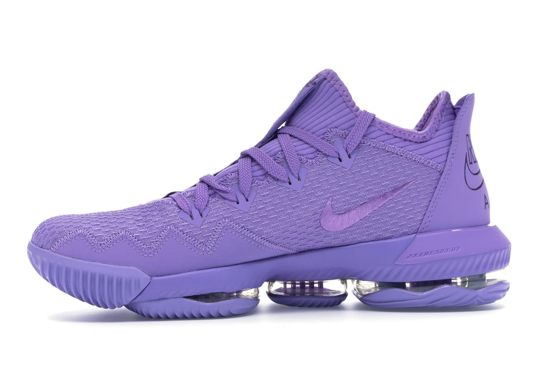 Vue 18 de Nike LeBron 16 Low Atomic Violet