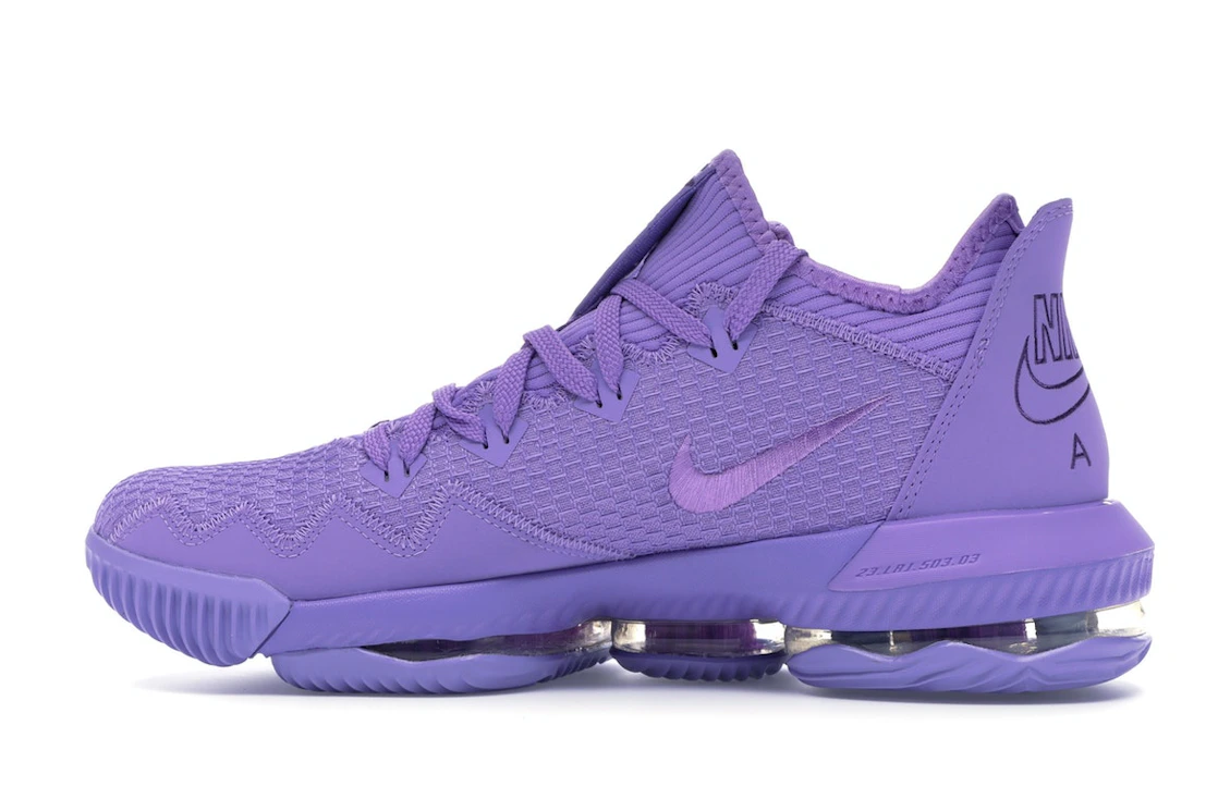 Vue 20 de Nike LeBron 16 Low Atomic Violet
