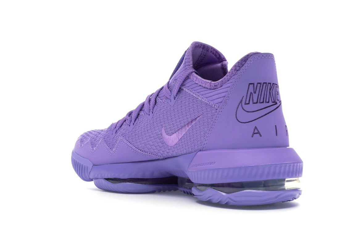 Vue 24 de Nike LeBron 16 Low Atomic Violet