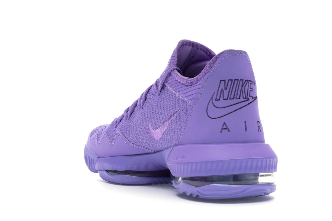 Vue 25 de Nike LeBron 16 Low Atomic Violet