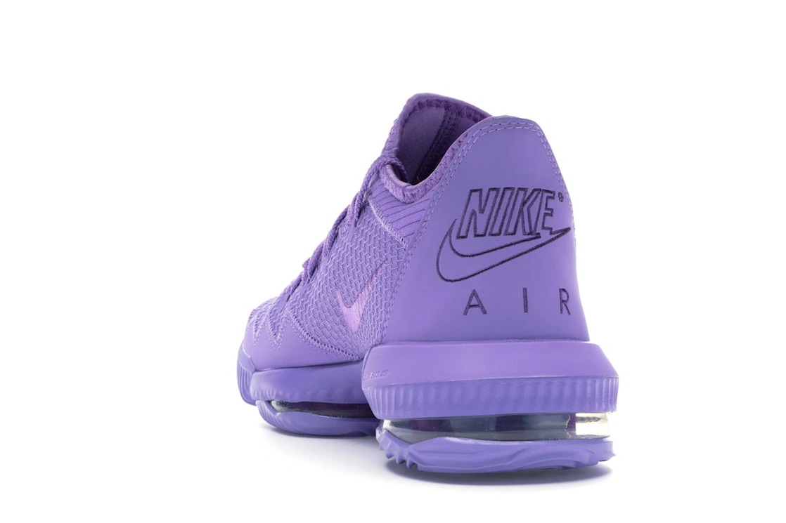 Vue 26 de Nike LeBron 16 Low Atomic Violet