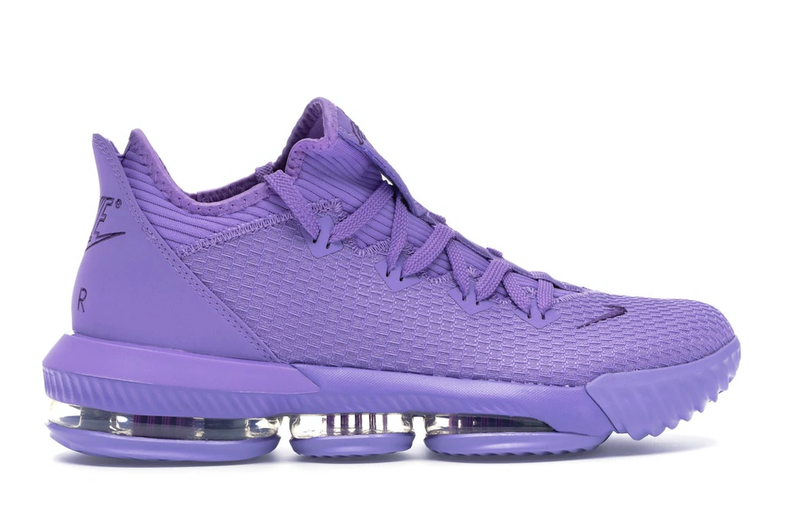Vue 36 de Nike LeBron 16 Low Atomic Violet