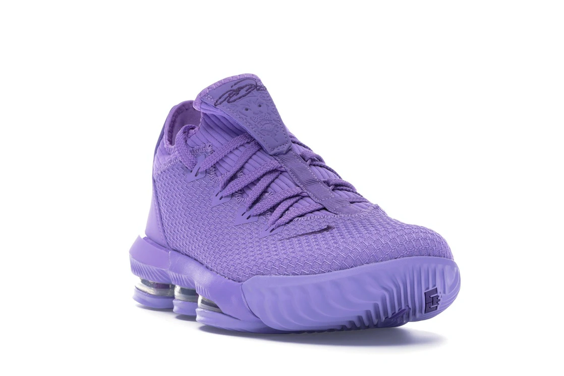 Vue 7 de Nike LeBron 16 Low Atomic Violet