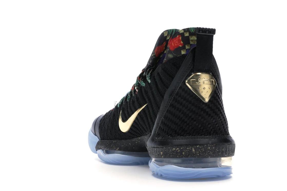 Vue 26 de Nike LeBron 16 Watch the Throne