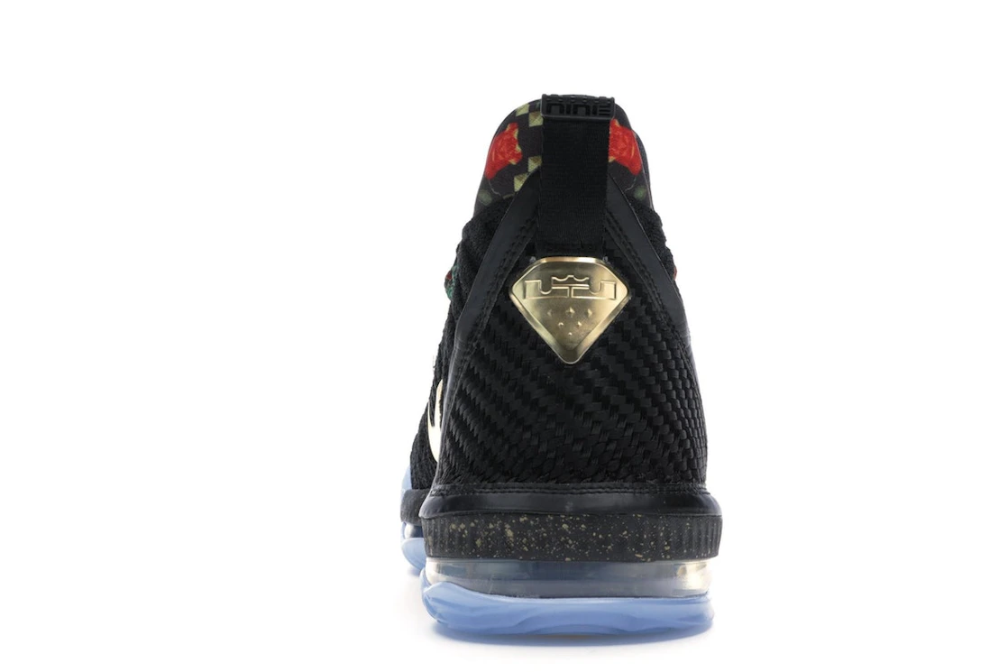 Vue 28 de Nike LeBron 16 Watch the Throne