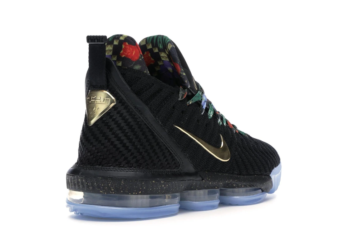 Vue 32 de Nike LeBron 16 Watch the Throne