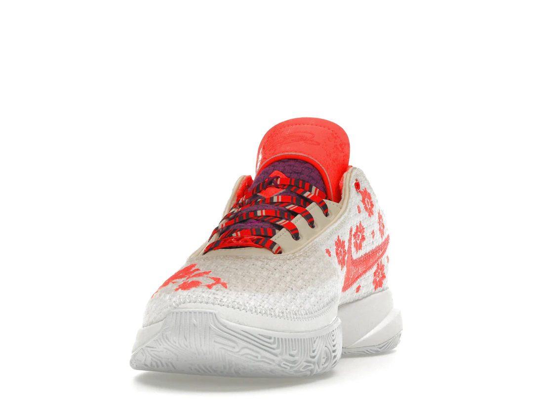 Vue 12 de Nike LeBron 20 PRM Mimi Plange Ceremony
