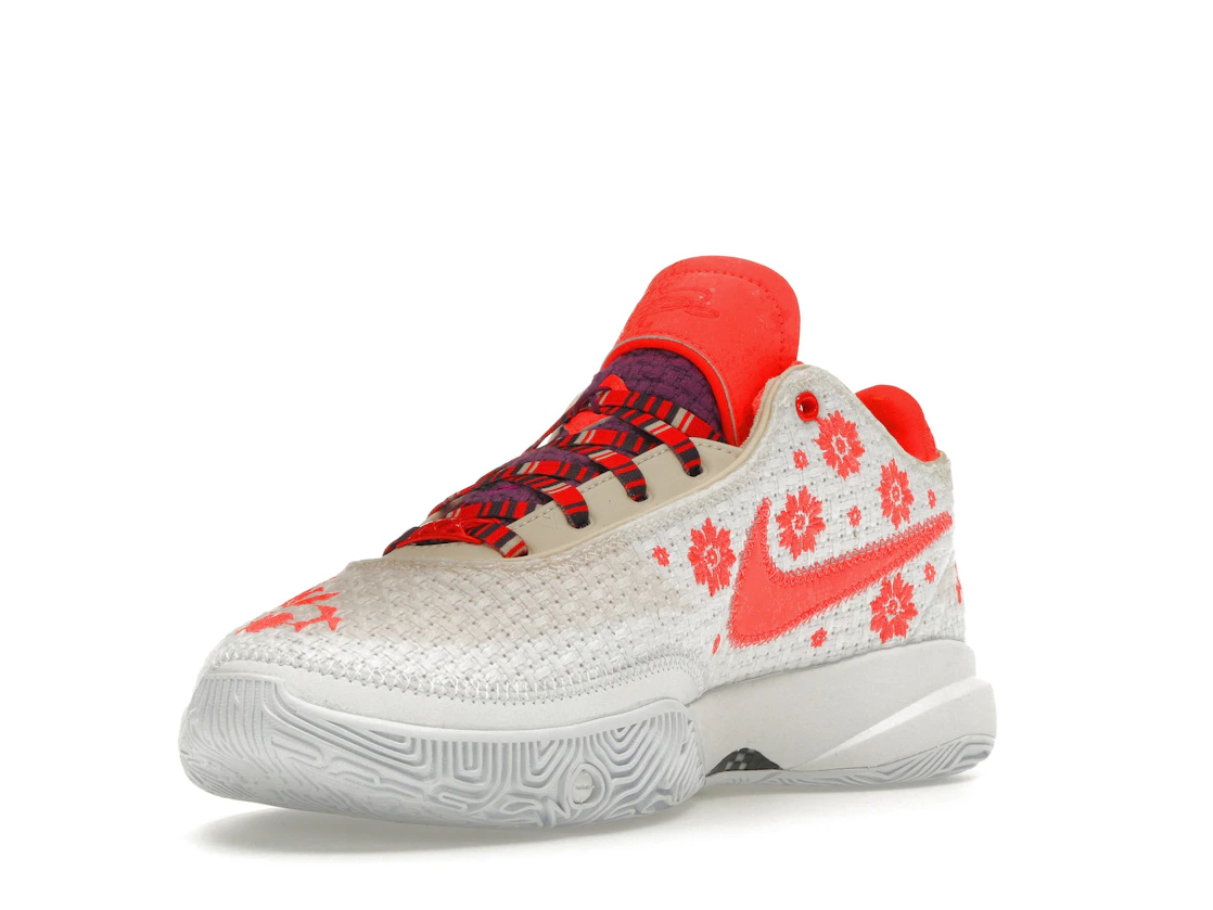 Vue 14 de Nike LeBron 20 PRM Mimi Plange Ceremony