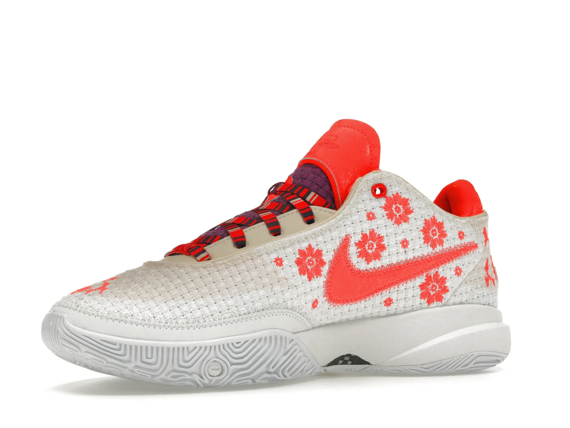 Vue 16 de Nike LeBron 20 PRM Mimi Plange Ceremony