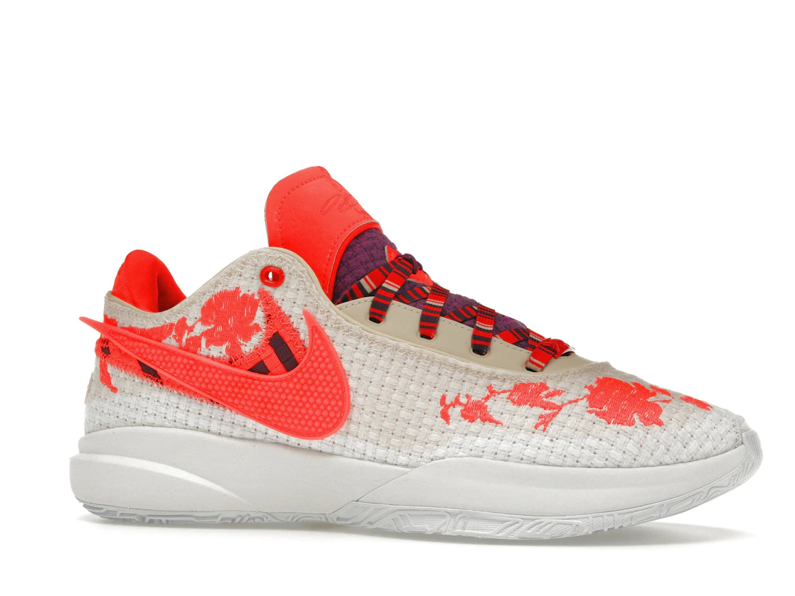 Vue 3 de Nike LeBron 20 PRM Mimi Plange Ceremony