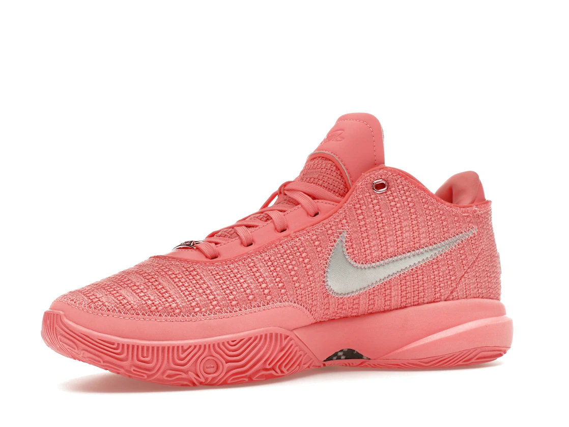 Vue 16 de Nike LeBron 20 Pink Diamond