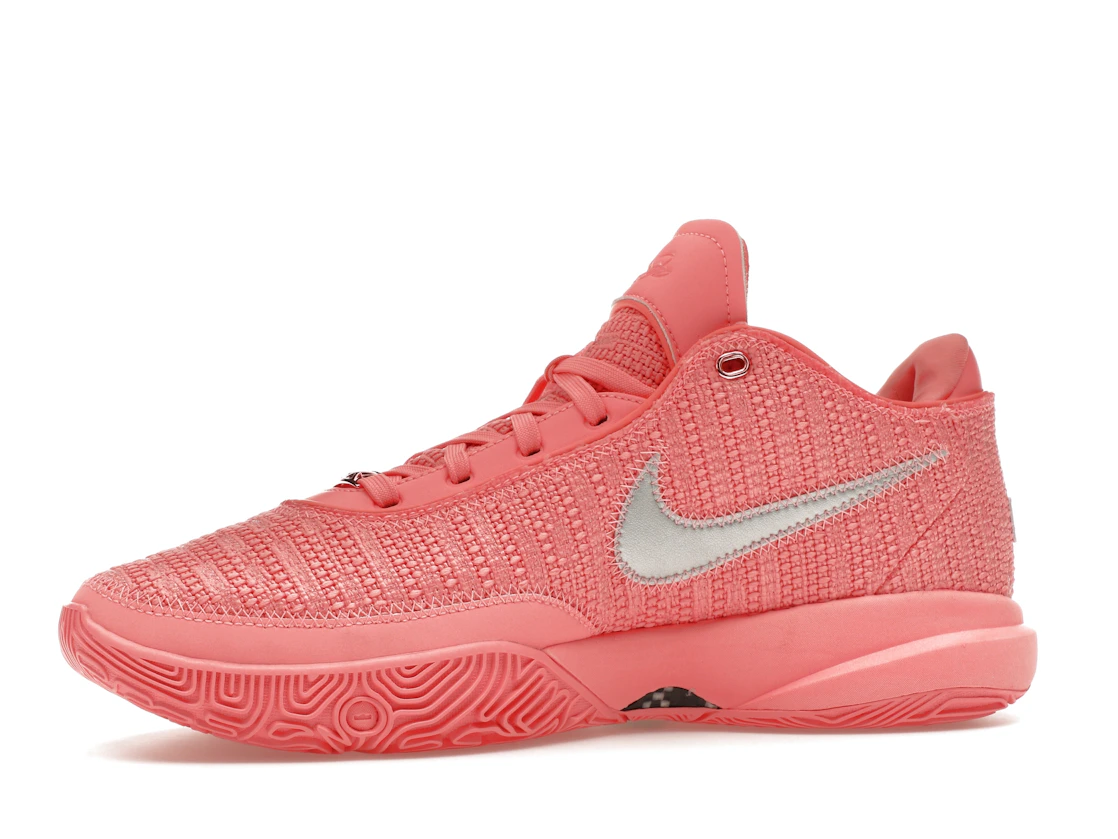 Vue 17 de Nike LeBron 20 Pink Diamond