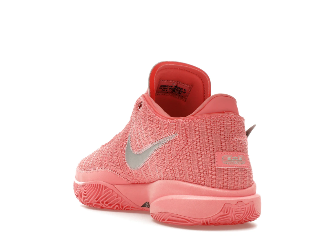 Vue 25 de Nike LeBron 20 Pink Diamond