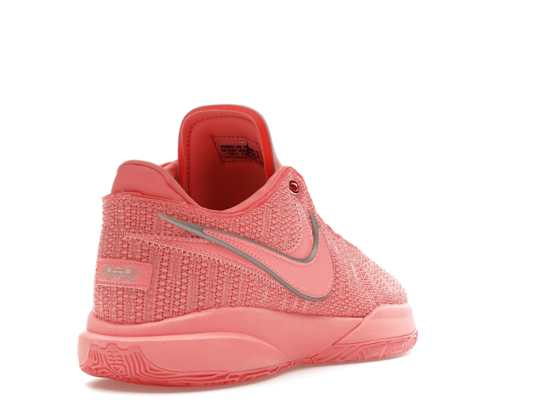 Vue 31 de Nike LeBron 20 Pink Diamond