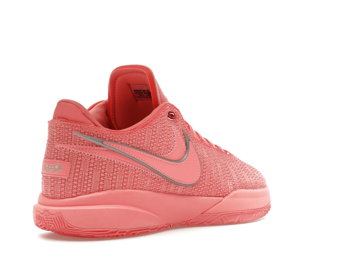 Vue 32 de Nike LeBron 20 Pink Diamond