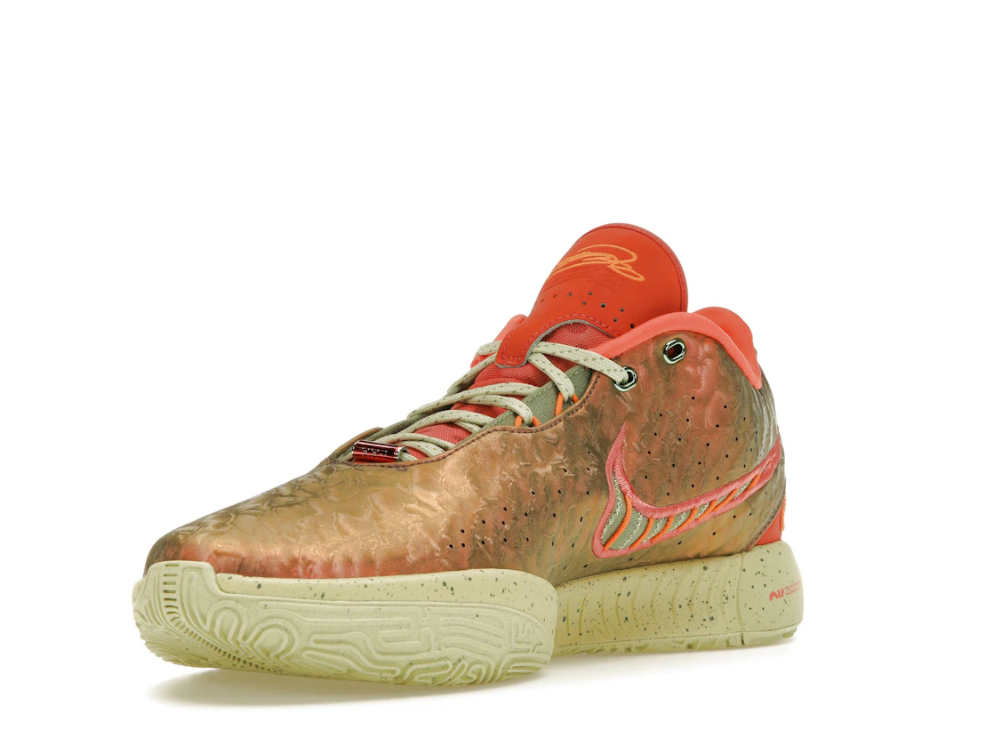 Vue 14 de Nike LeBron 21 Queen Conch