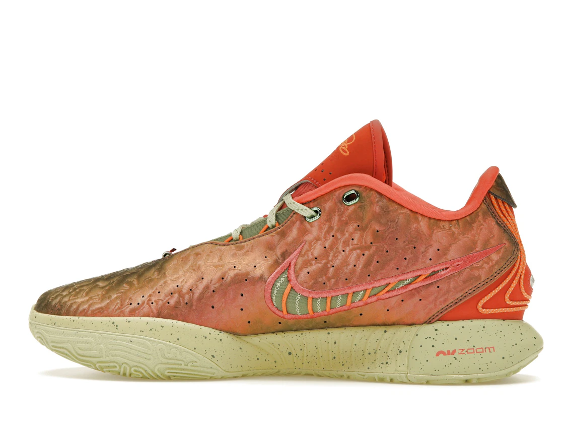 Vue 20 de Nike LeBron 21 Queen Conch