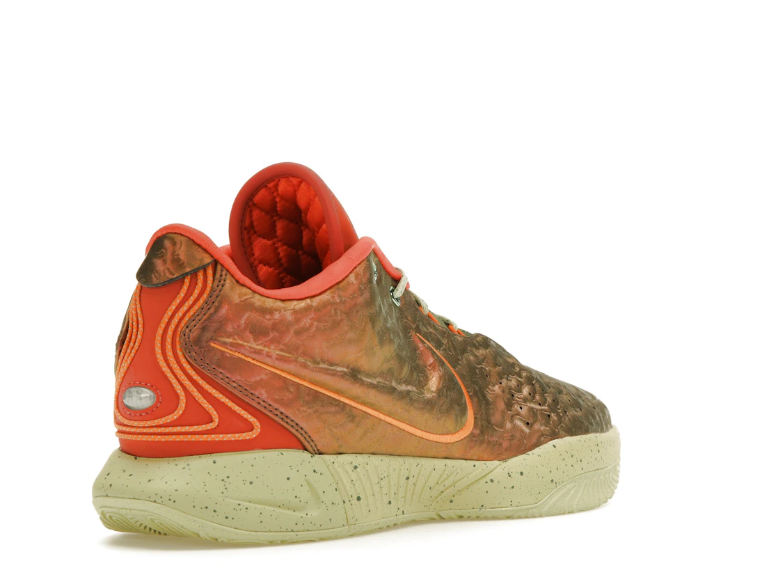 Vue 32 de Nike LeBron 21 Queen Conch
