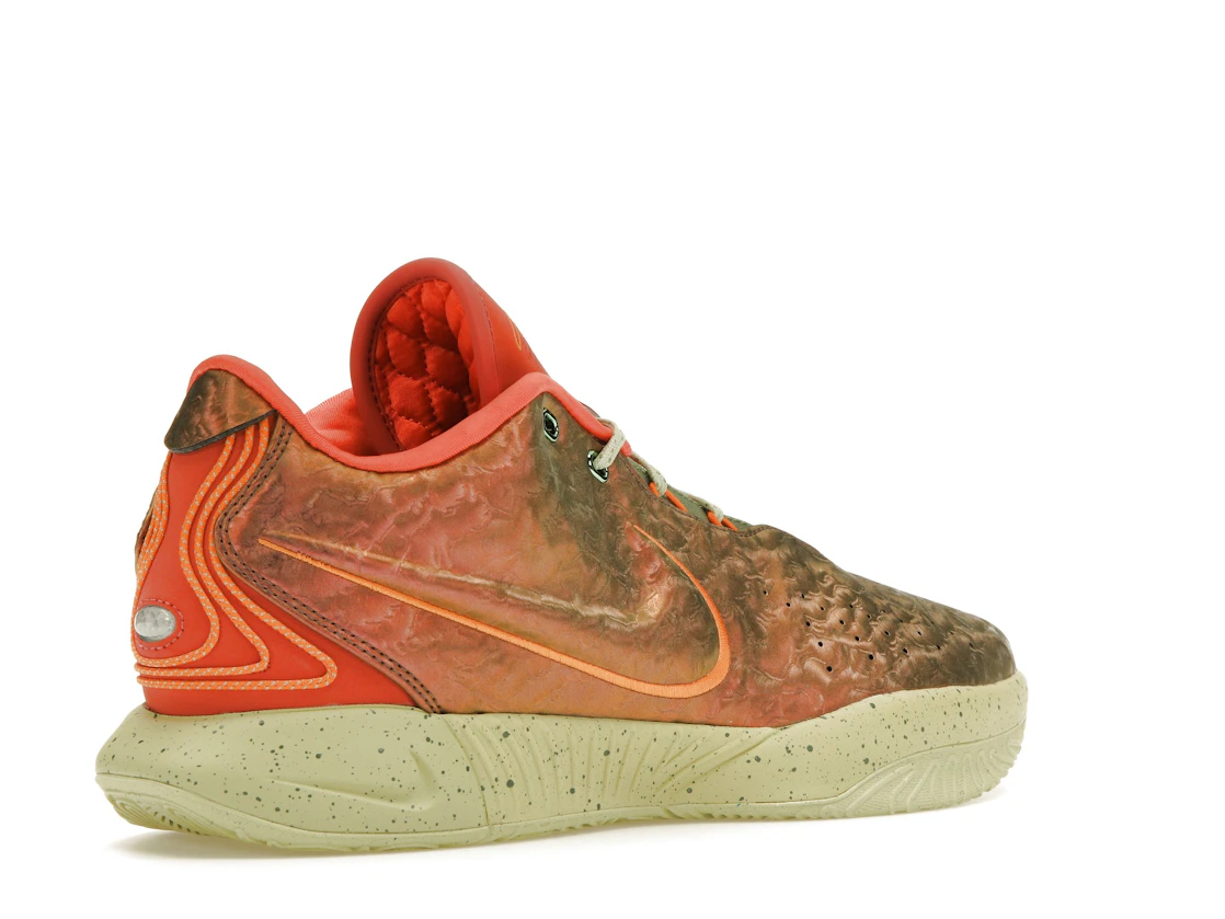 Vue 33 de Nike LeBron 21 Queen Conch