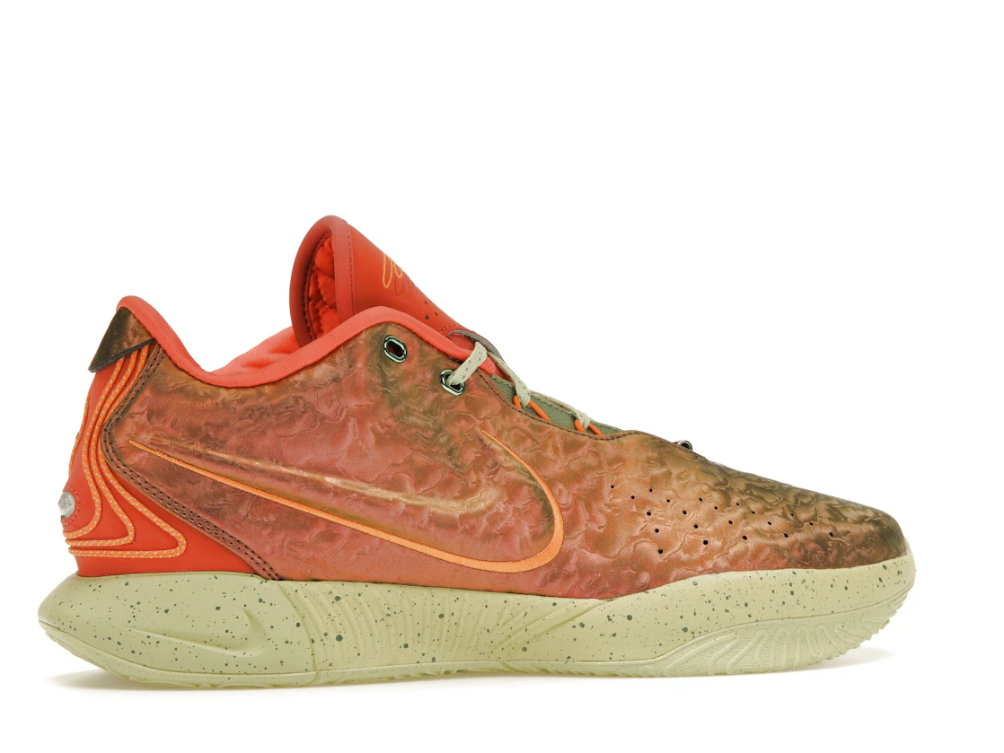 Vue 35 de Nike LeBron 21 Queen Conch