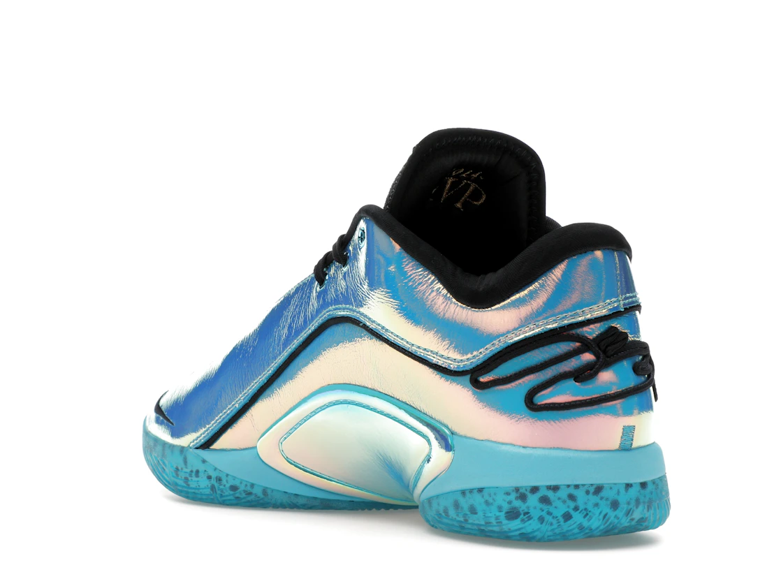 Vue 24 de Nike LeBron 22 Immortalized Pack Blue Fury