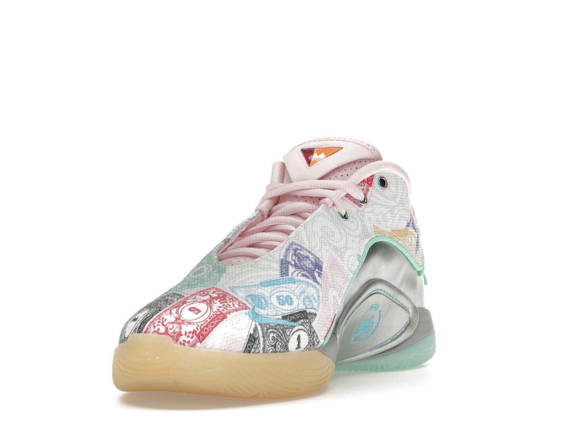 Vue 13 de Nike LeBron 22 Monopoly (Translucent Outsole)