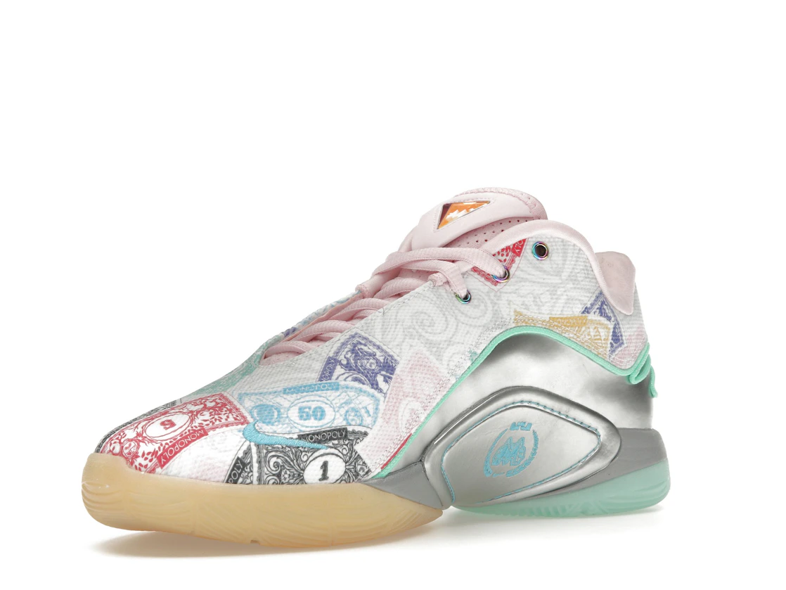 Vue 15 de Nike LeBron 22 Monopoly (Translucent Outsole)