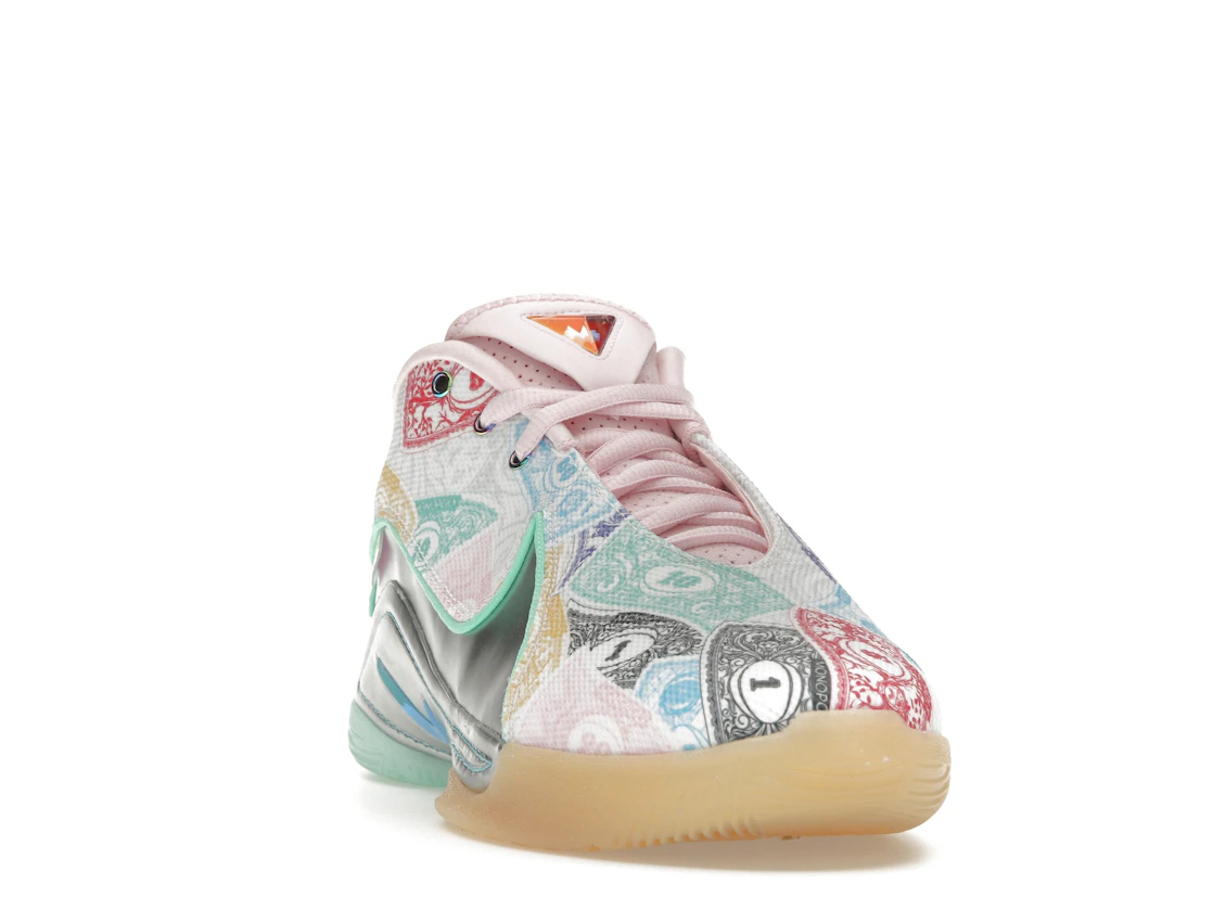 Vue 8 de Nike LeBron 22 Monopoly (Translucent Outsole)