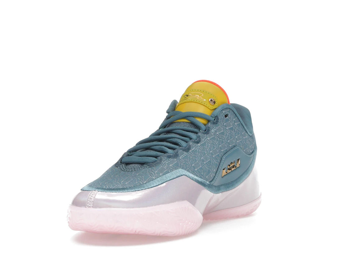 Vue 13 de Nike LeBron 23 Miami Twice (Translucent Outsole)
