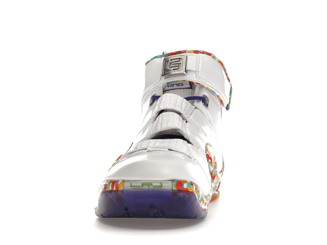 Vue 11 de Nike LeBron 4 Fruity Pebbles (2024)