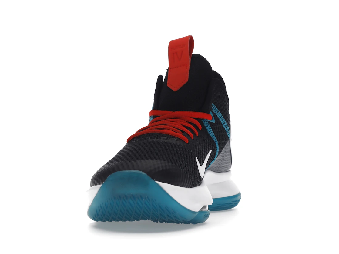 Vue 12 de Nike LeBron Witness 4 Red Carpet
