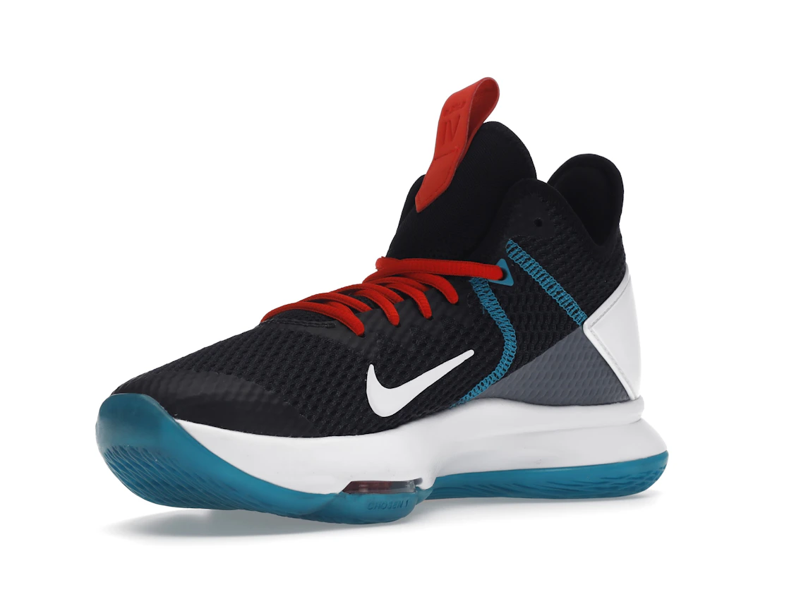 Vue 15 de Nike LeBron Witness 4 Red Carpet