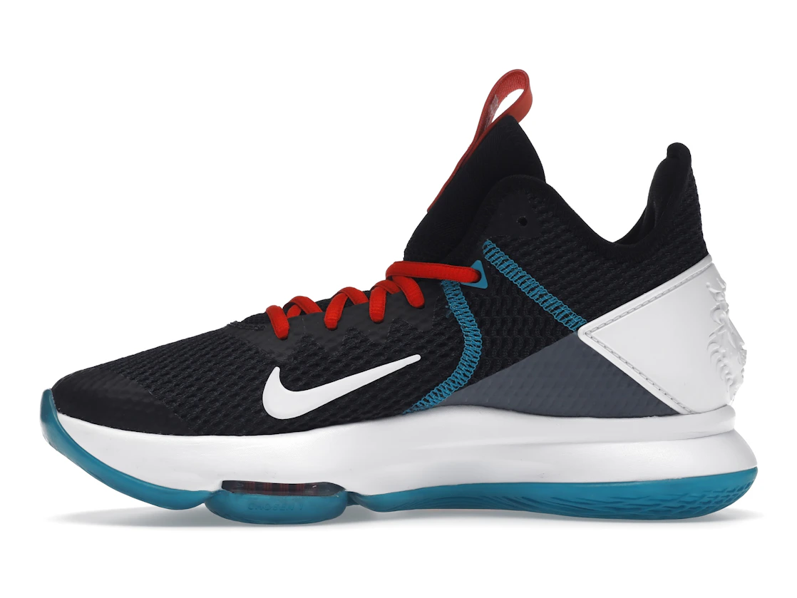 Vue 19 de Nike LeBron Witness 4 Red Carpet
