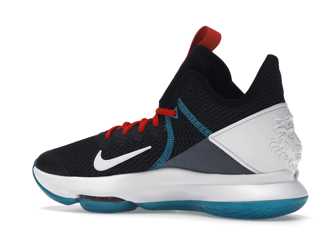 Vue 22 de Nike LeBron Witness 4 Red Carpet
