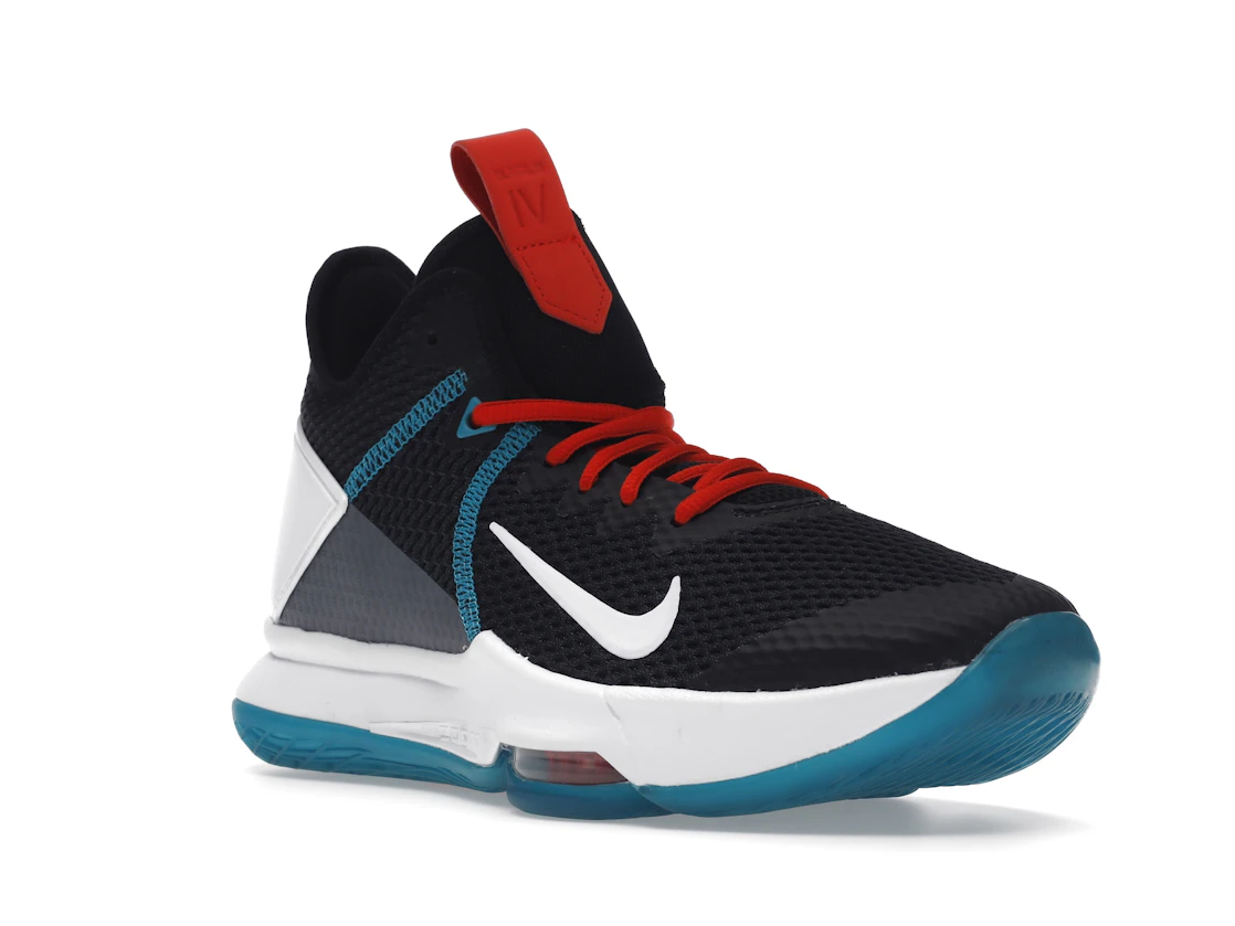 Vue 6 de Nike LeBron Witness 4 Red Carpet