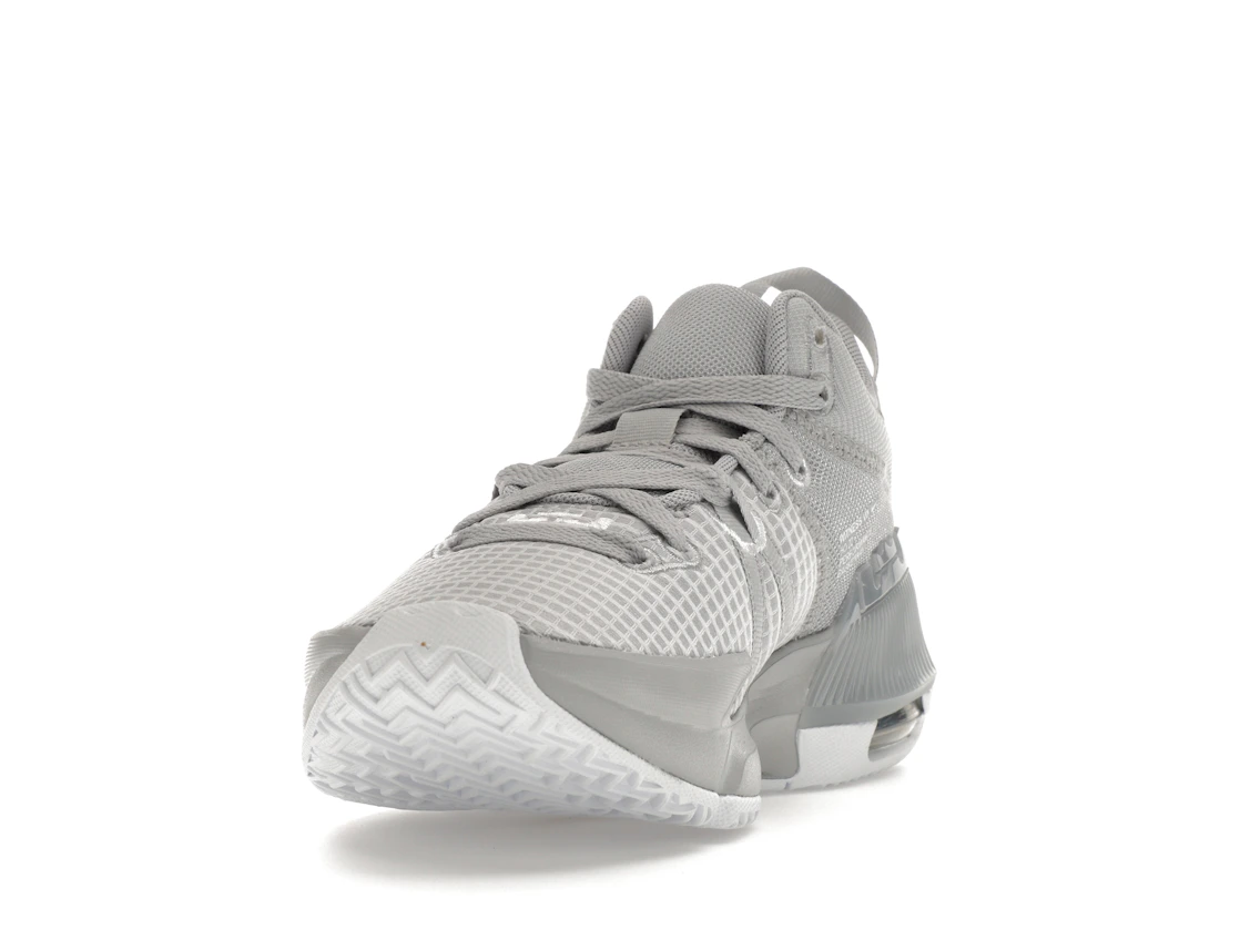 Vue 12 de Nike LeBron Witness 7 TB Wolf Grey