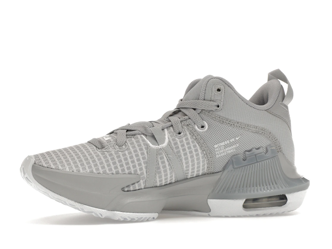 Vue 17 de Nike LeBron Witness 7 TB Wolf Grey