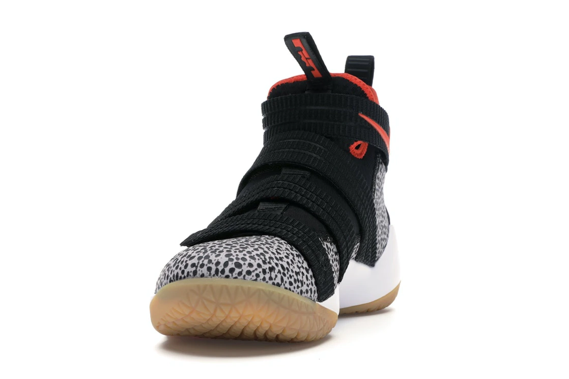 Vue 12 de Nike LeBron Zoom Soldier 11 Safari