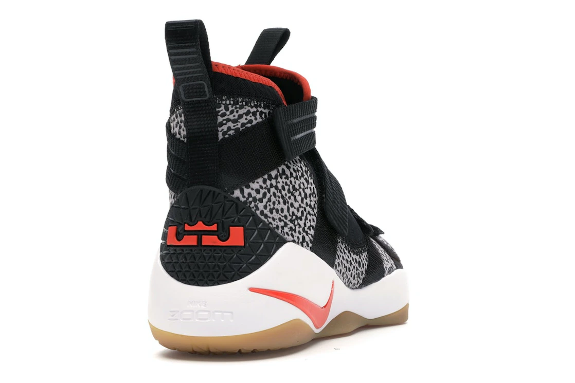 Vue 30 de Nike LeBron Zoom Soldier 11 Safari