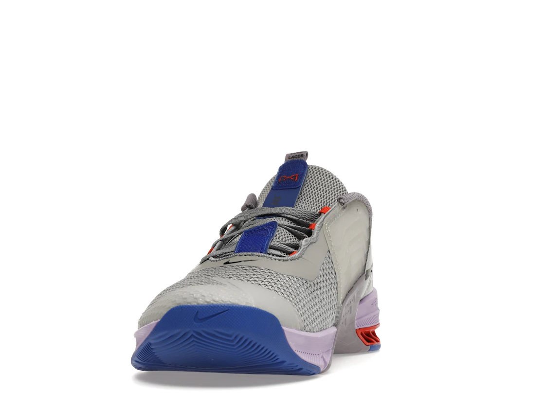 Vue 12 de Nike Metcon 7 Light Smoke Grey