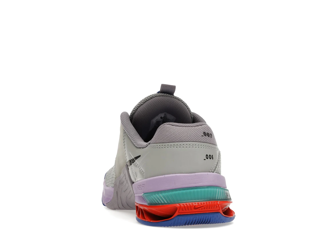 Vue 27 de Nike Metcon 7 Light Smoke Grey