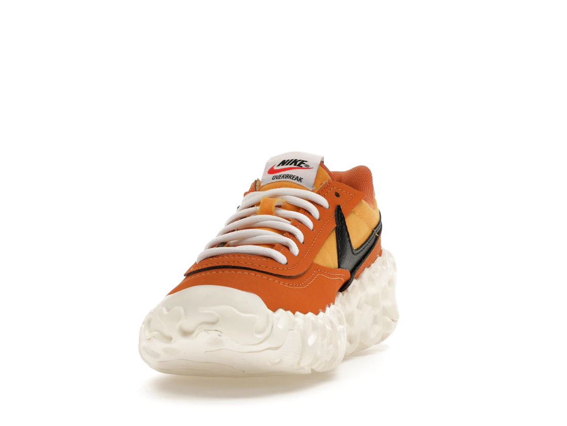 Vue 12 de Nike Overbreak SP Hot Curry